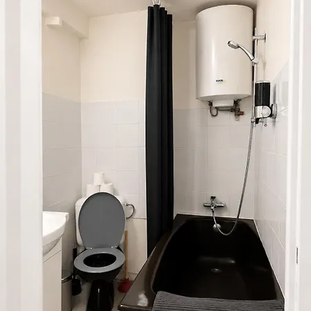 Latin Quarter Classic 1br With Netflix