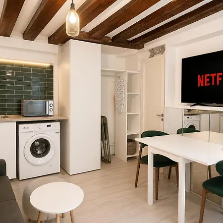 Latin Quarter Classic 1br With Netflix *