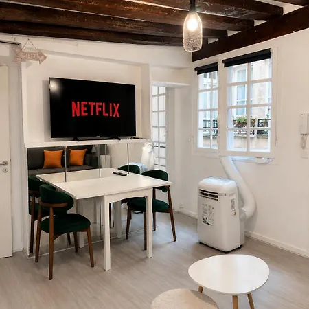 Latin Quarter Classic 1br With Netflix דירה