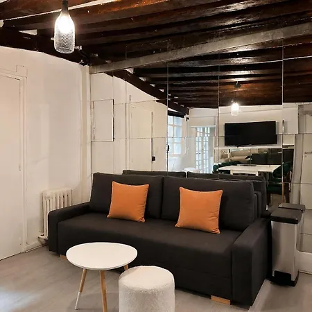 Latin Quarter Classic 1br With Netflix 公寓 *