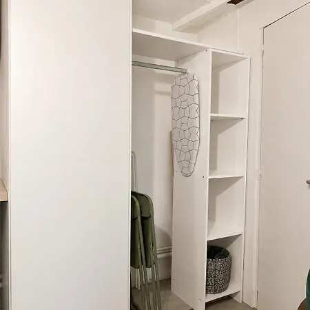 Latin Quarter Classic 1br With Netflix Apartment Paris